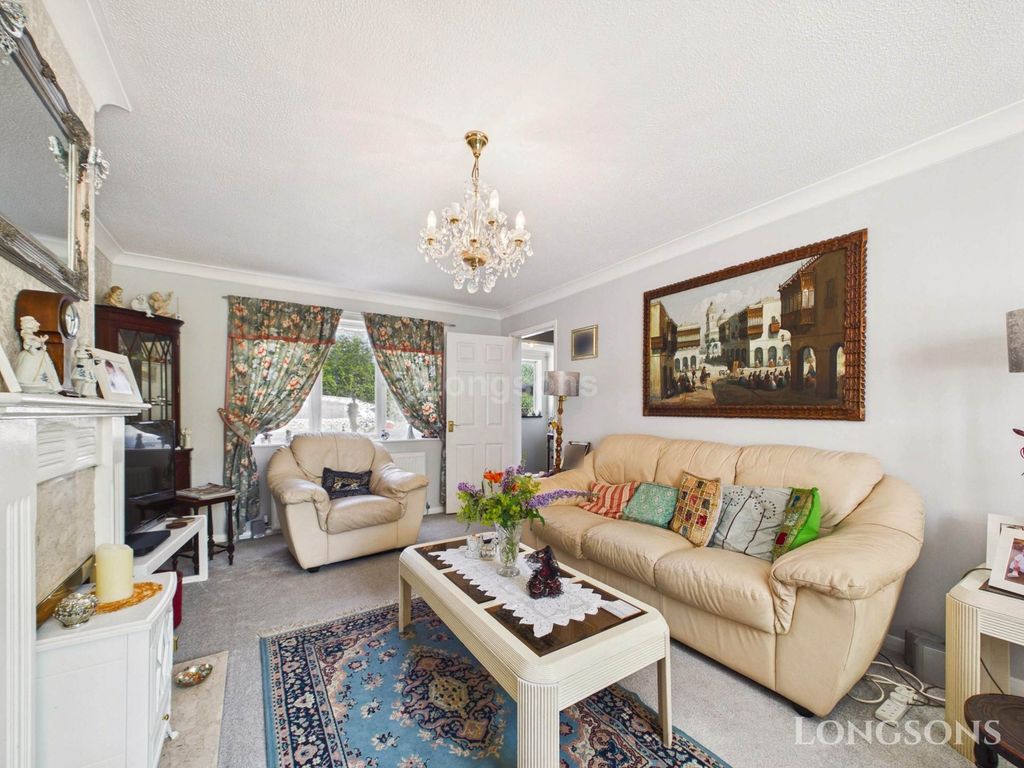 Property photo 3 of 27