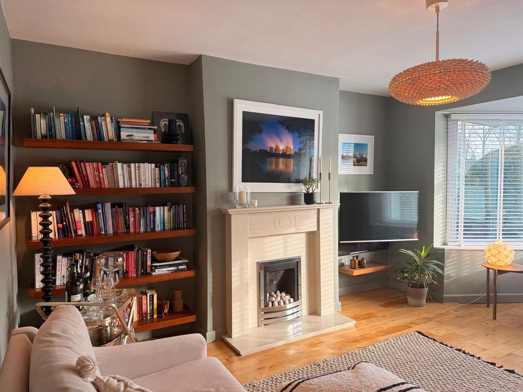 Property photo 2 of 30