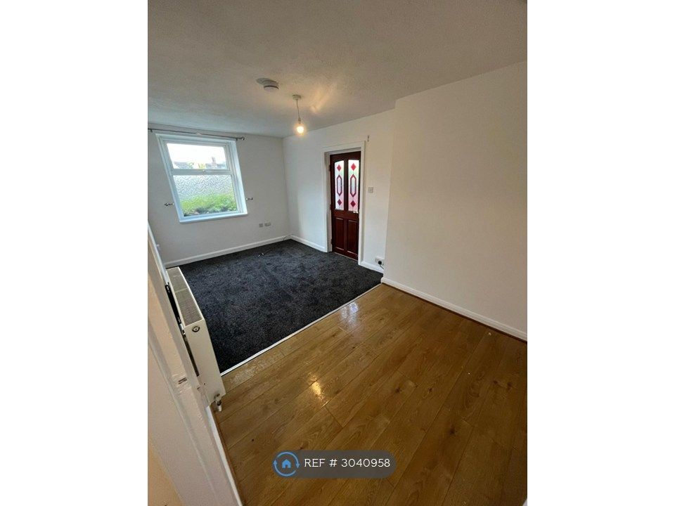 Property photo 1 of 6 Lounge