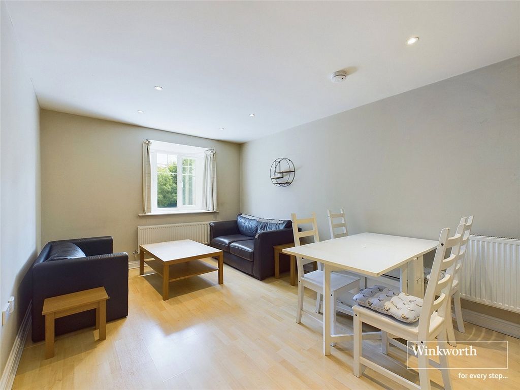 Property photo 3 of 7 Picture No. 24