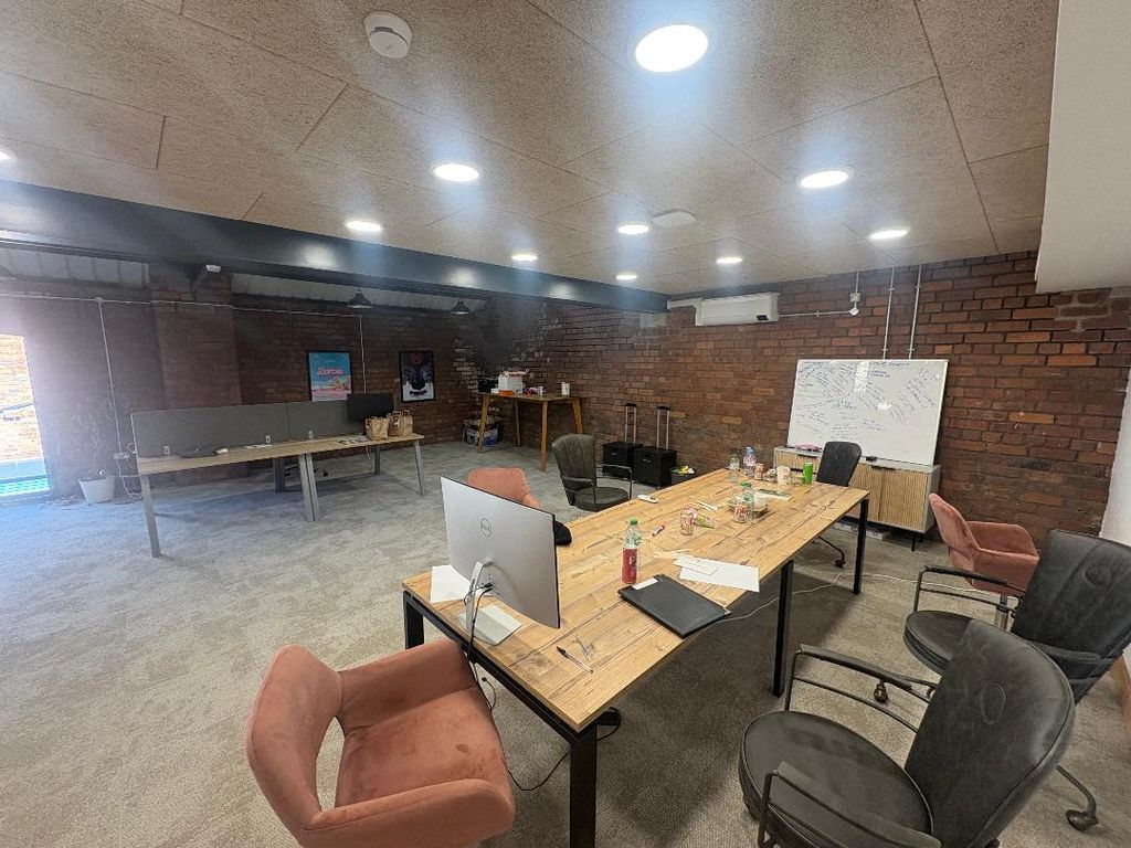 Property photo 2 of 6 Photo 1