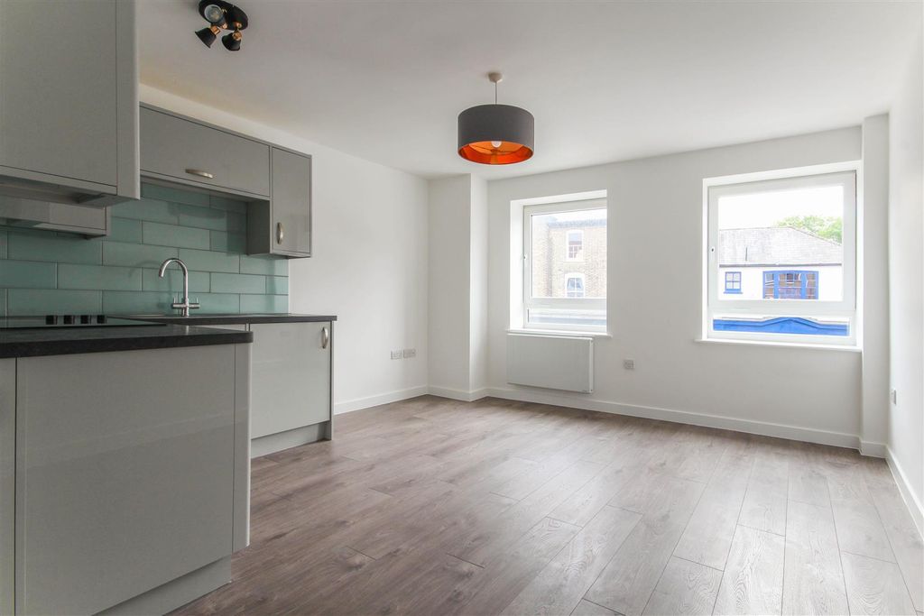 Property photo 3 of 8 Eq86951M7Uiu06Efbvvwea.Jpg