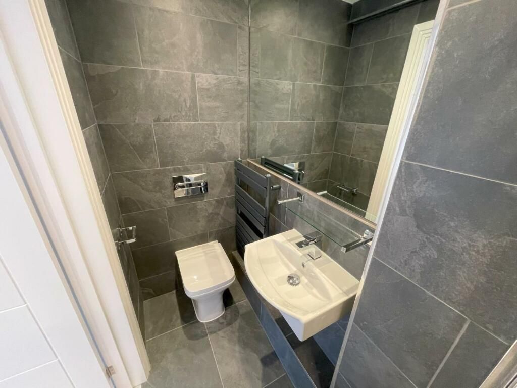 Property photo 3 of 9 En-Suite
