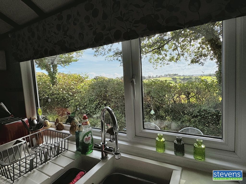 Property photo 3 of 25 Image00019