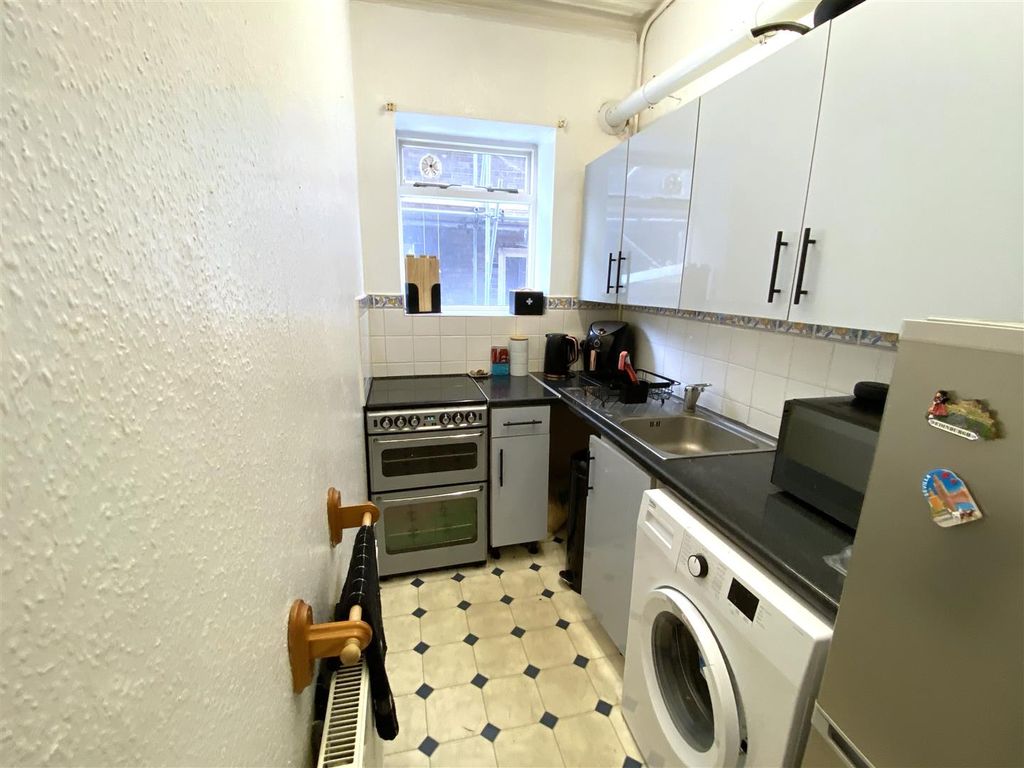 Property photo 3 of 7 Kitchen 2.Jpg