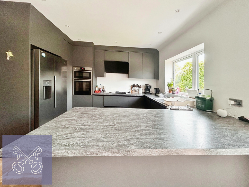 Property photo 3 of 18 Kitchen/Dining Room