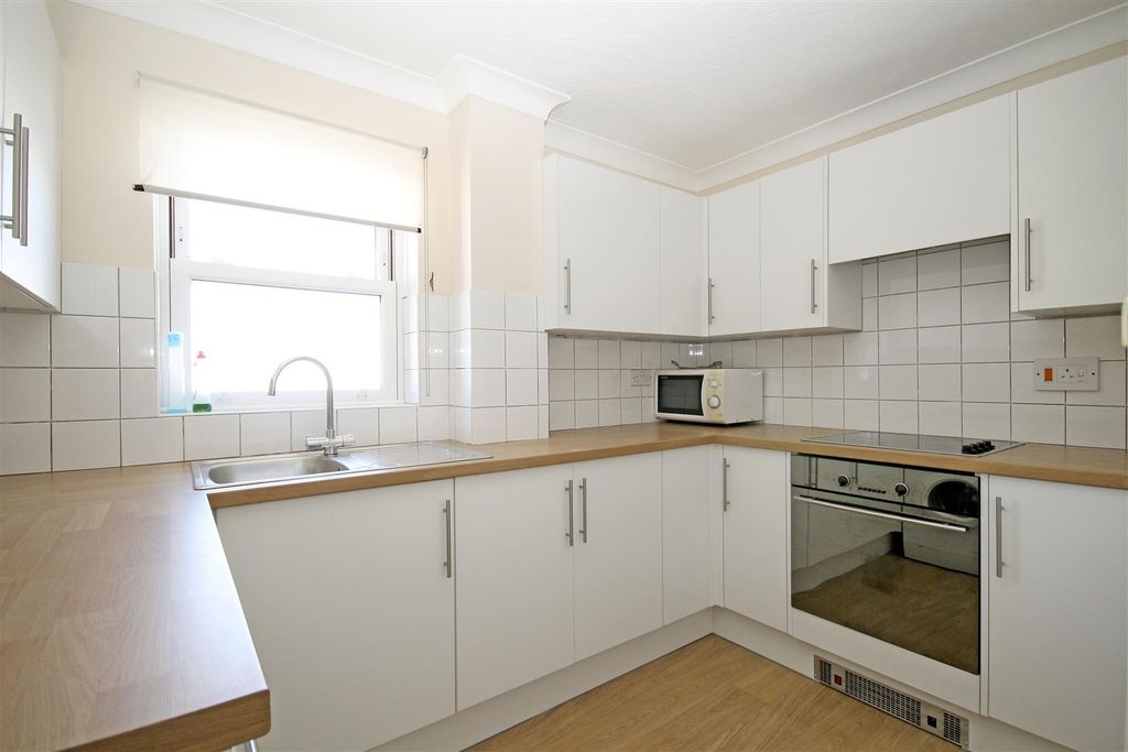 Property photo 3 of 7 Kitchen.Jpg