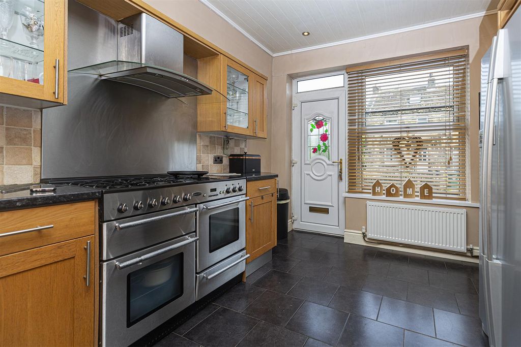 Property photo 2 of 29