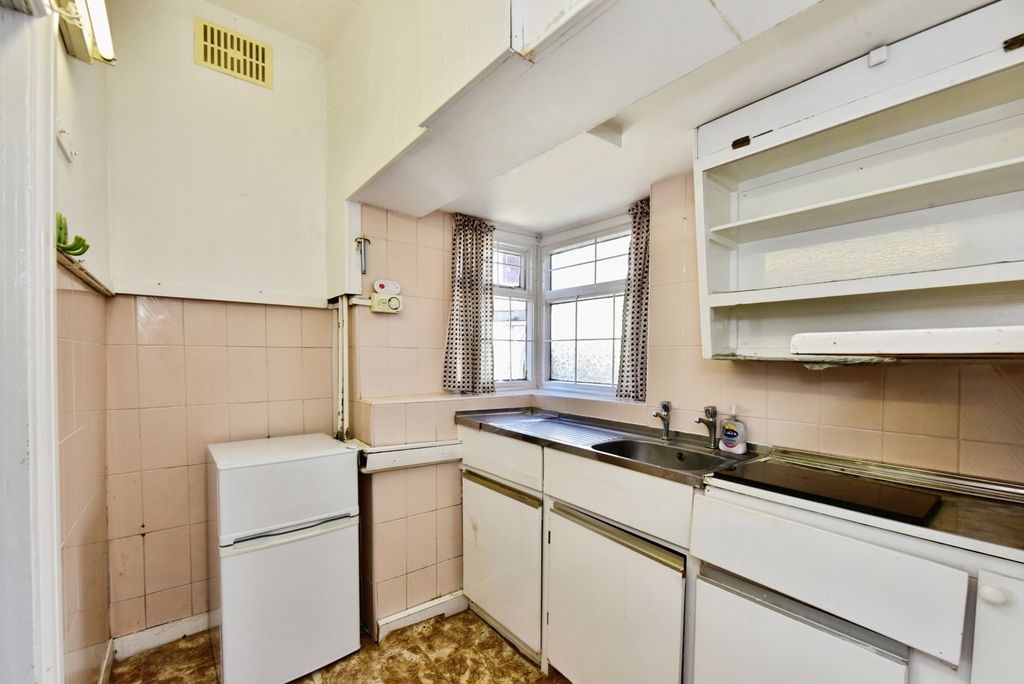 Property photo 3 of 17 Pbox-Img.Jpg
