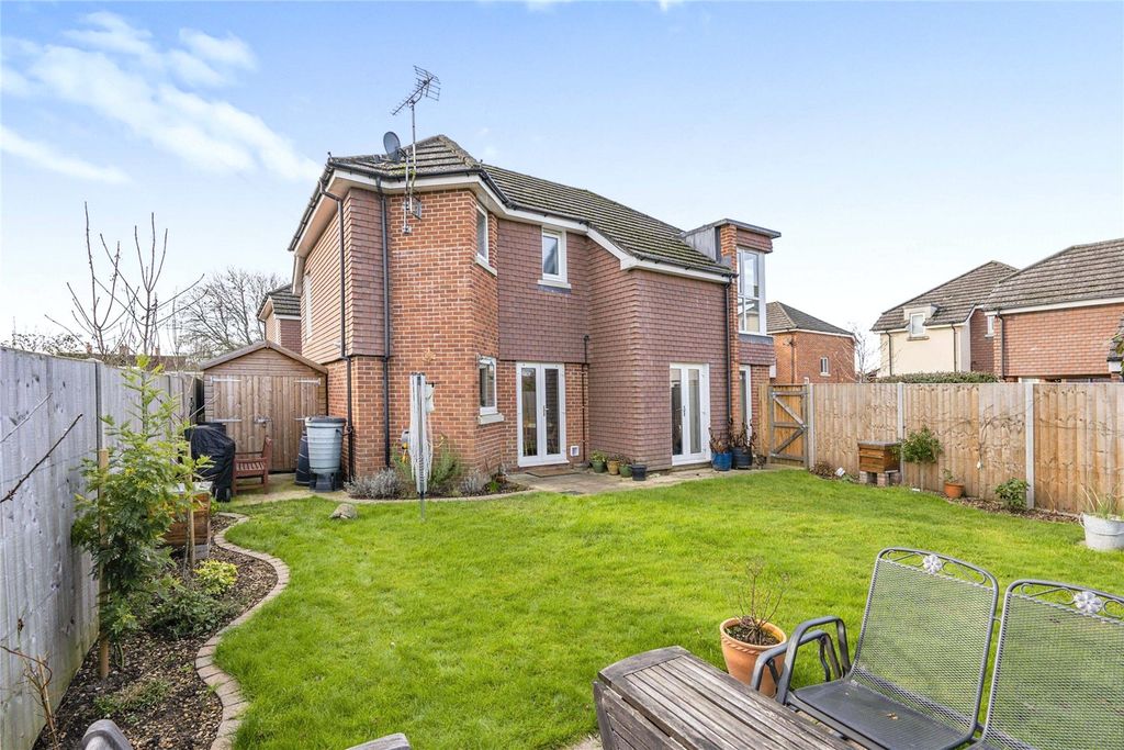 Property photo 2 of 15 Garden