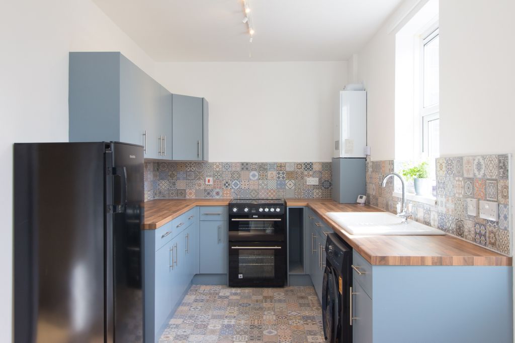 Property photo 1 of 19 Brackenhall Road Adam Hendry Ewemove Estate And Le