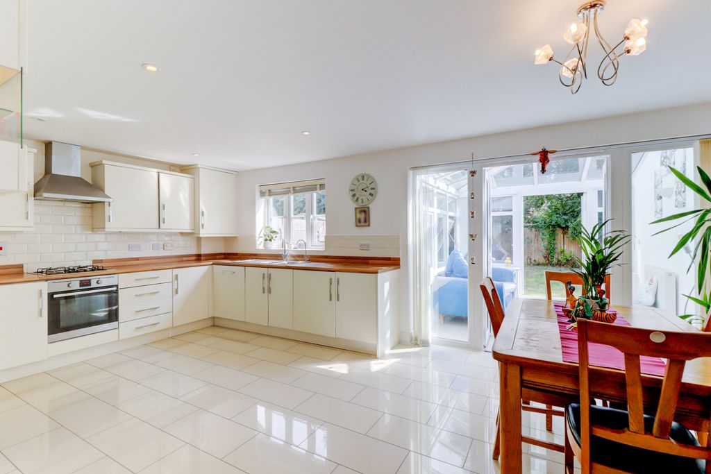 Property photo 3 of 19 Picture No. 05