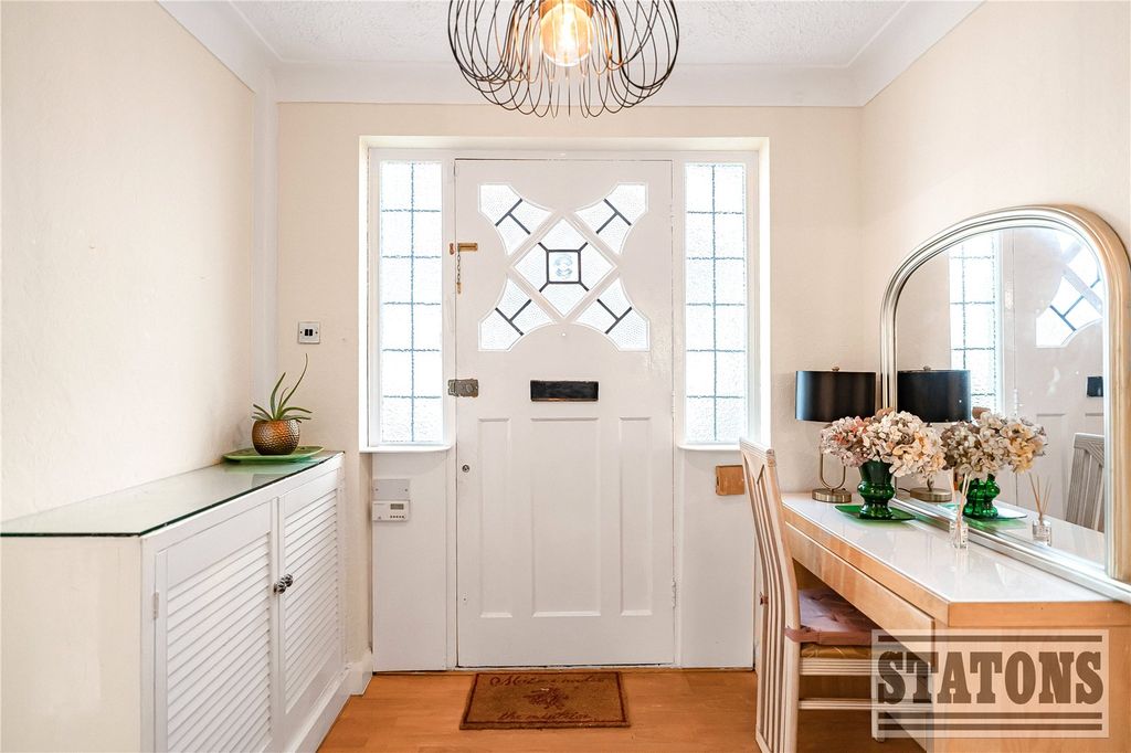 Property photo 2 of 24 Picture No. 18