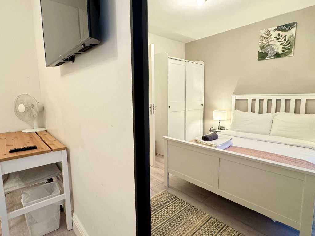 Property photo 3 of 39