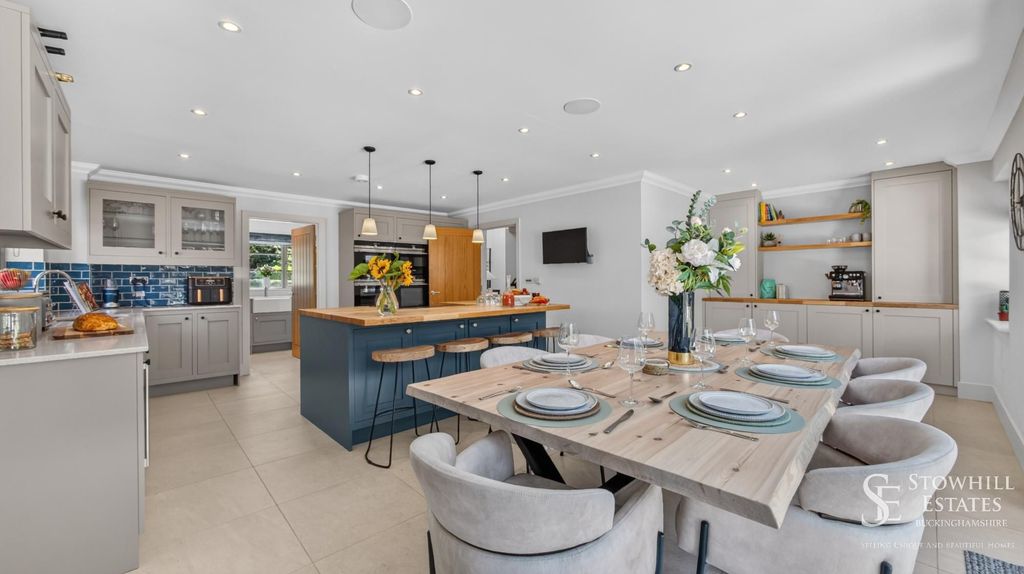 Property photo 2 of 27 Kitchen Dining