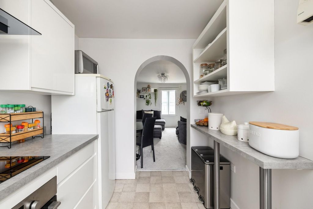 Property photo 3 of 12 Char9324.Jpg