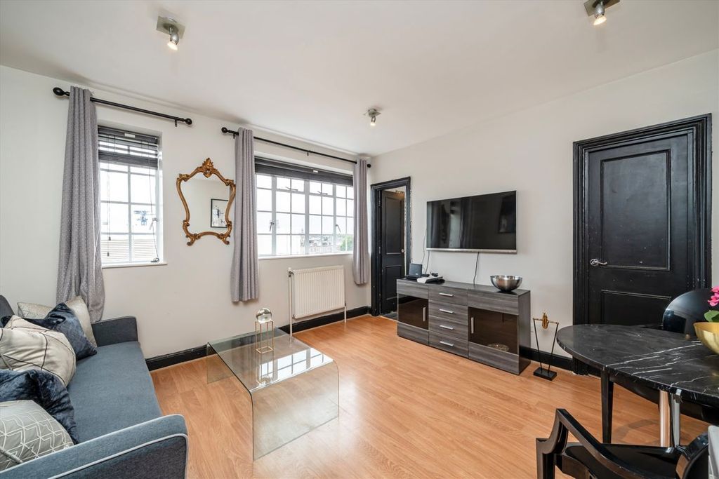 Property photo 1 of 3