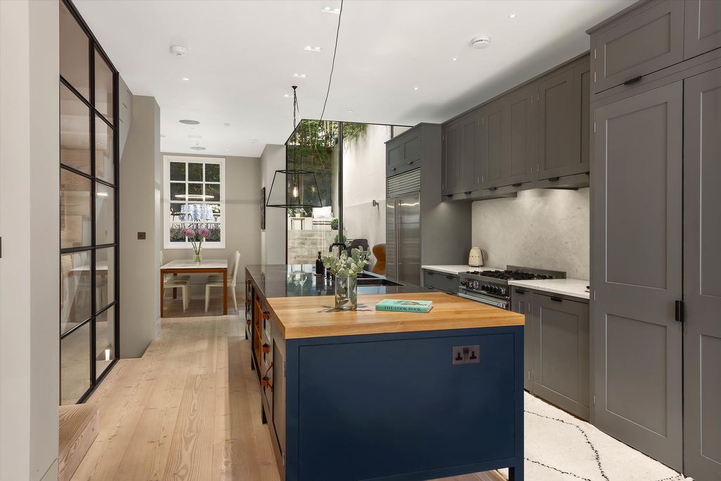 Property photo 3 of 21 Image