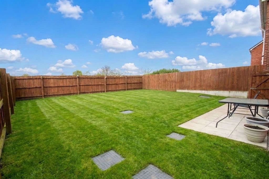 Property photo 1 of 25