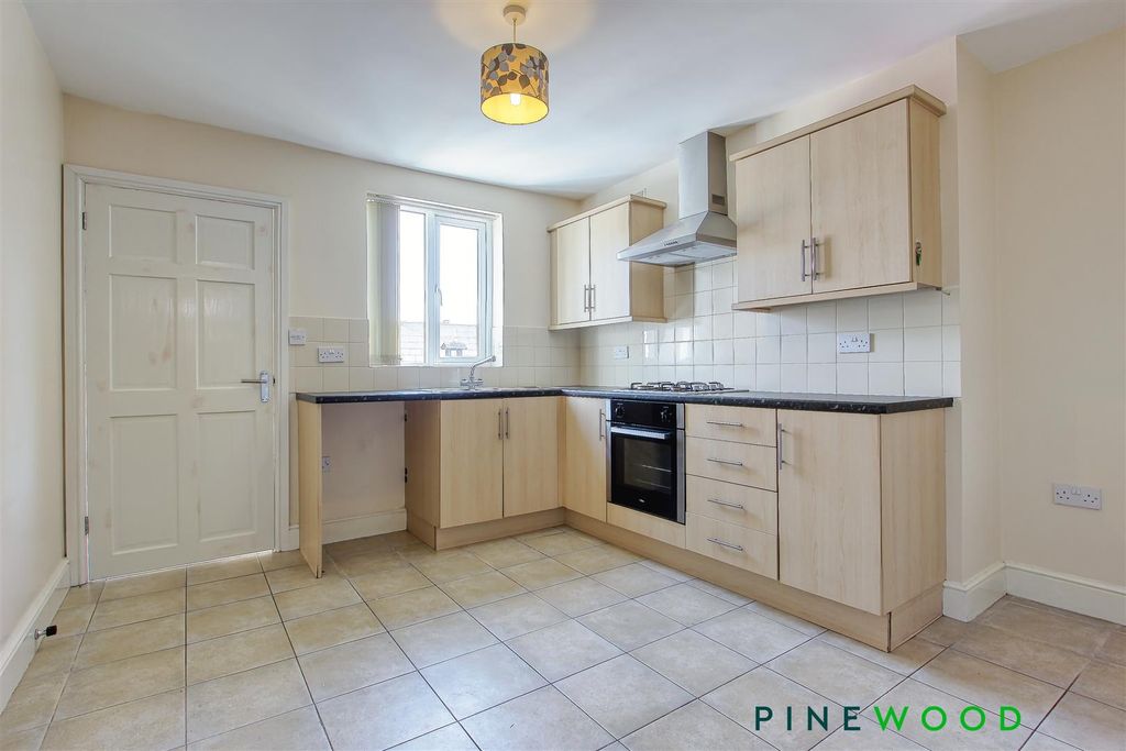 Property photo 2 of 12 Kitchen Diner