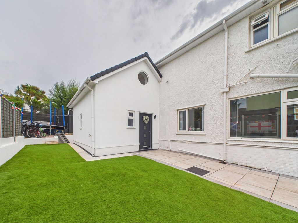 Property photo 1 of 30