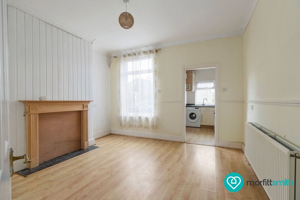 Property photo 3 of 12