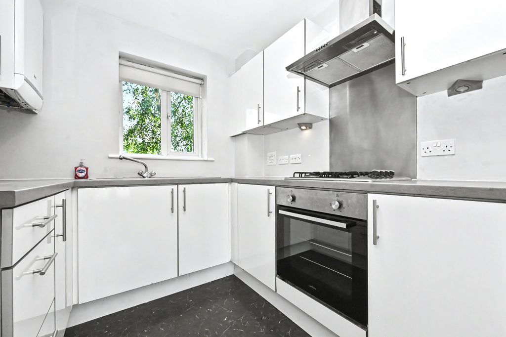 Property photo 2 of 20 Kitchen