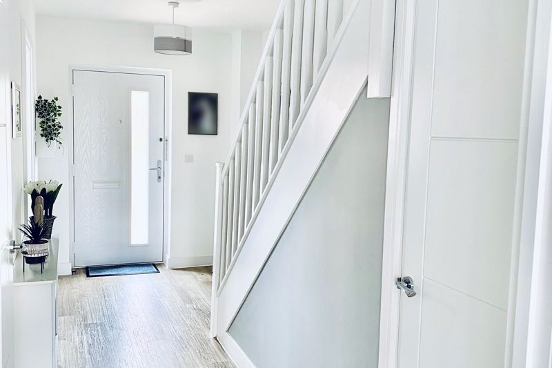 Property photo 2 of 23 Entrance Hall