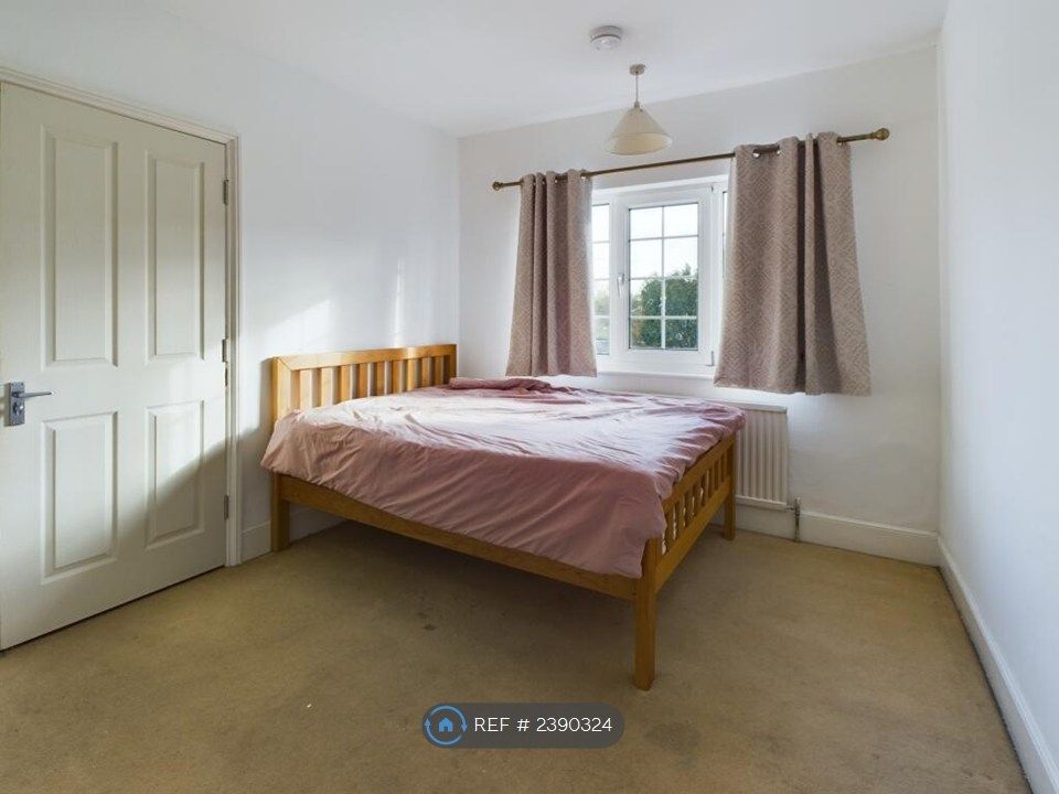 Property photo 3 of 4