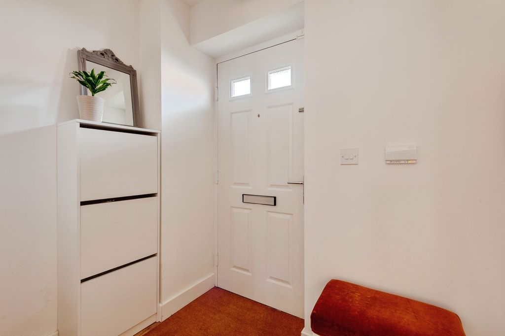 Property photo 2 of 17 Photo