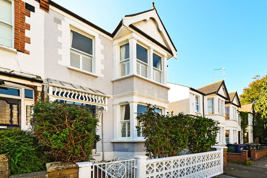 Property photo 2 of 19