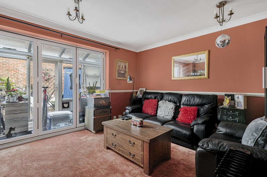 Property photo 2 of 11