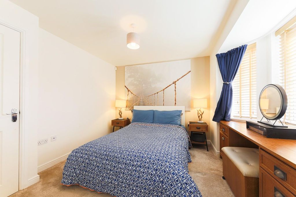 Property photo 3 of 16 Bedroom