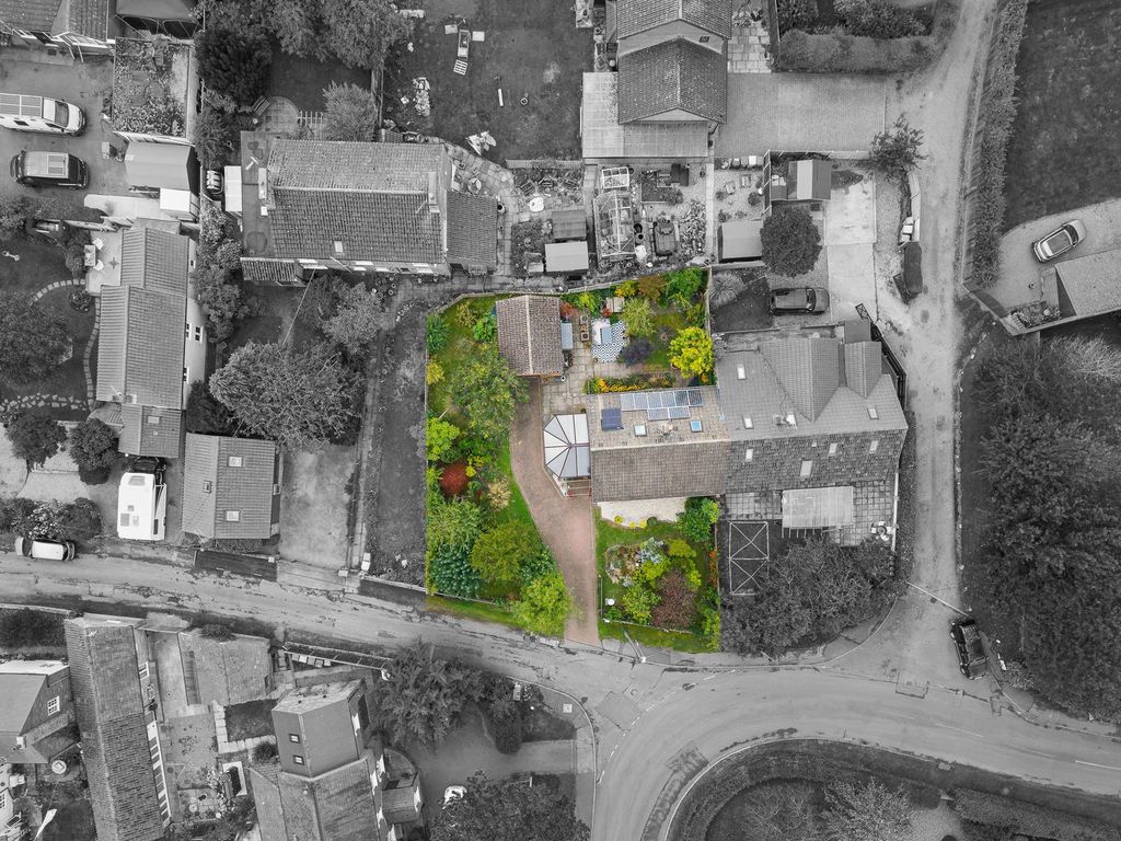 Property photo 2 of 28