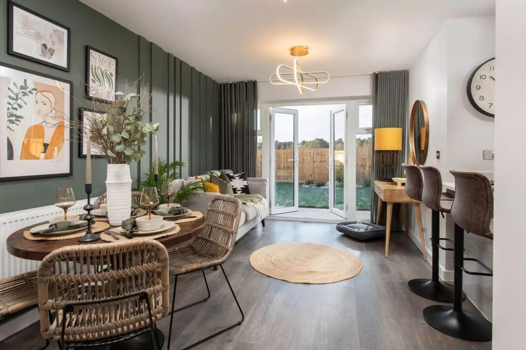 Property photo 3 of 8