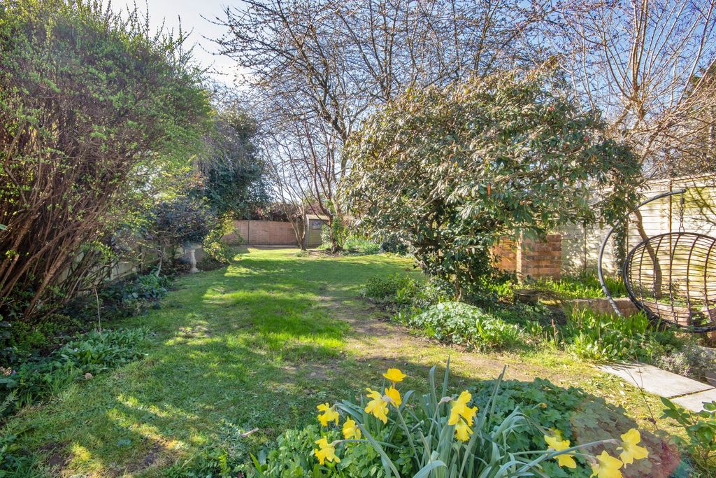 Property photo 2 of 23