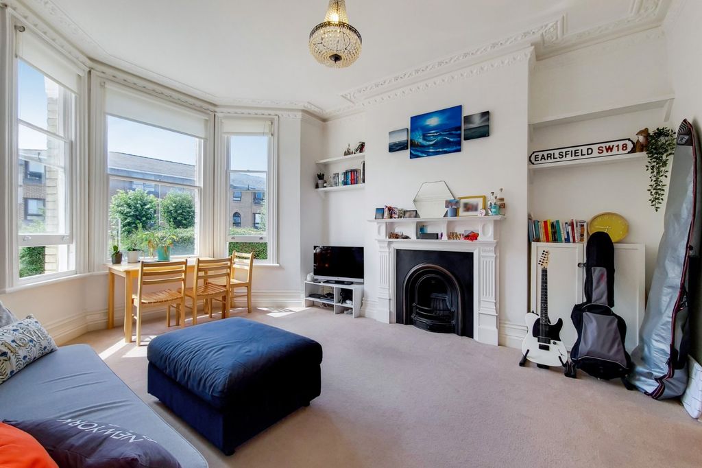 Property photo 3 of 6 Living Room