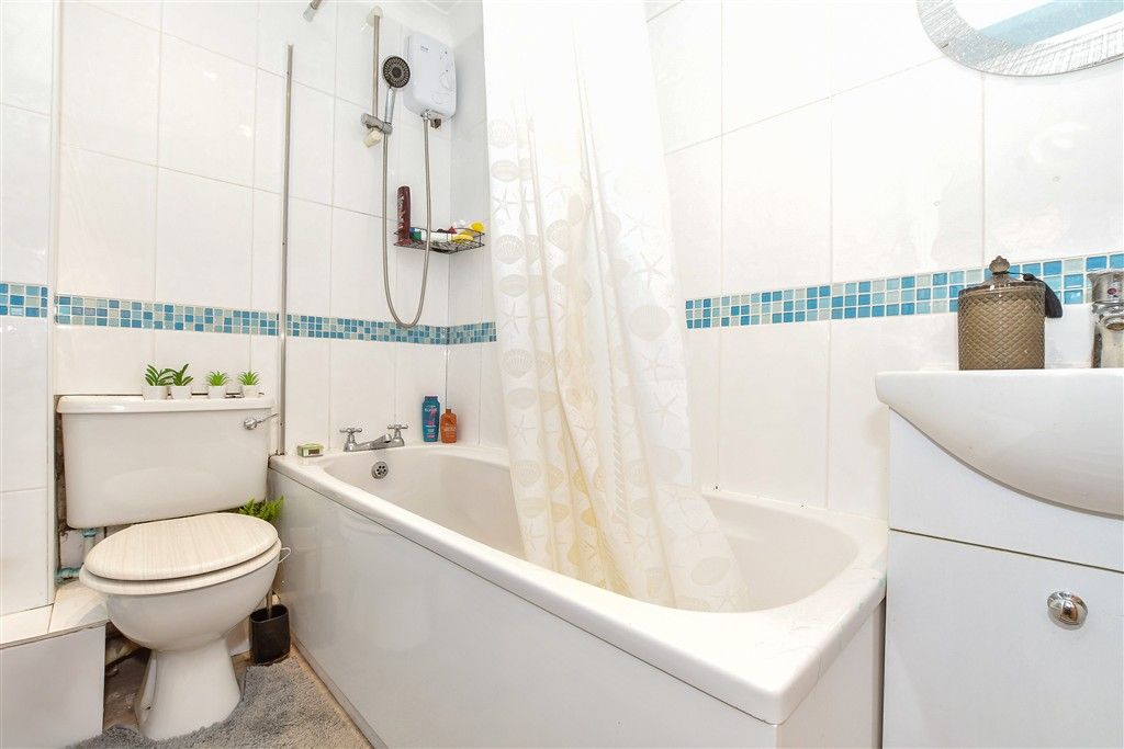 Property photo 3 of 6 Bathroom