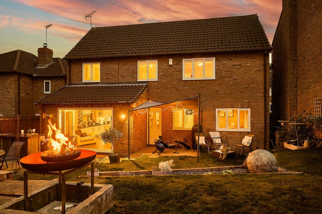 Property photo 2 of 43