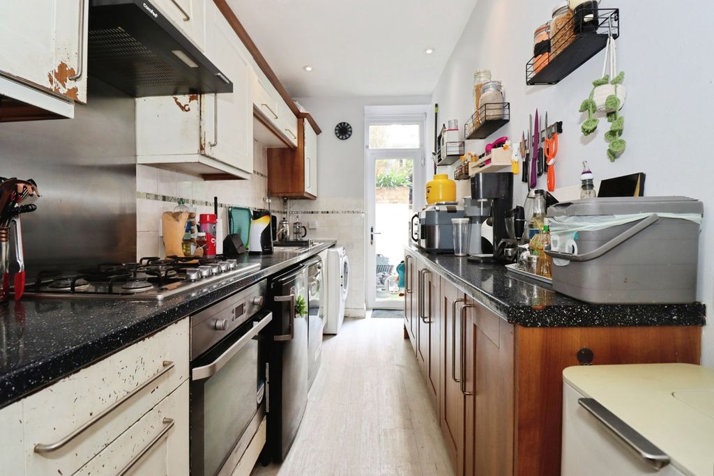Property photo 3 of 11 Pbox-Img.Jpg