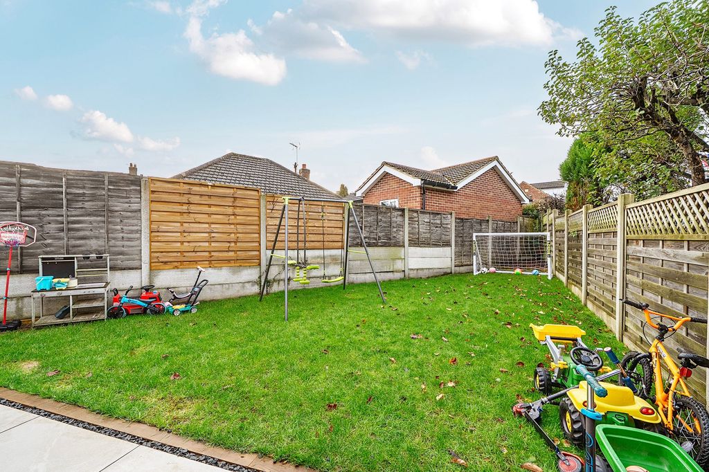 Property photo 3 of 15