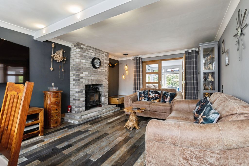 Property photo 2 of 15