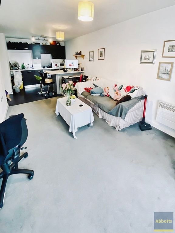 Property photo 3 of 6