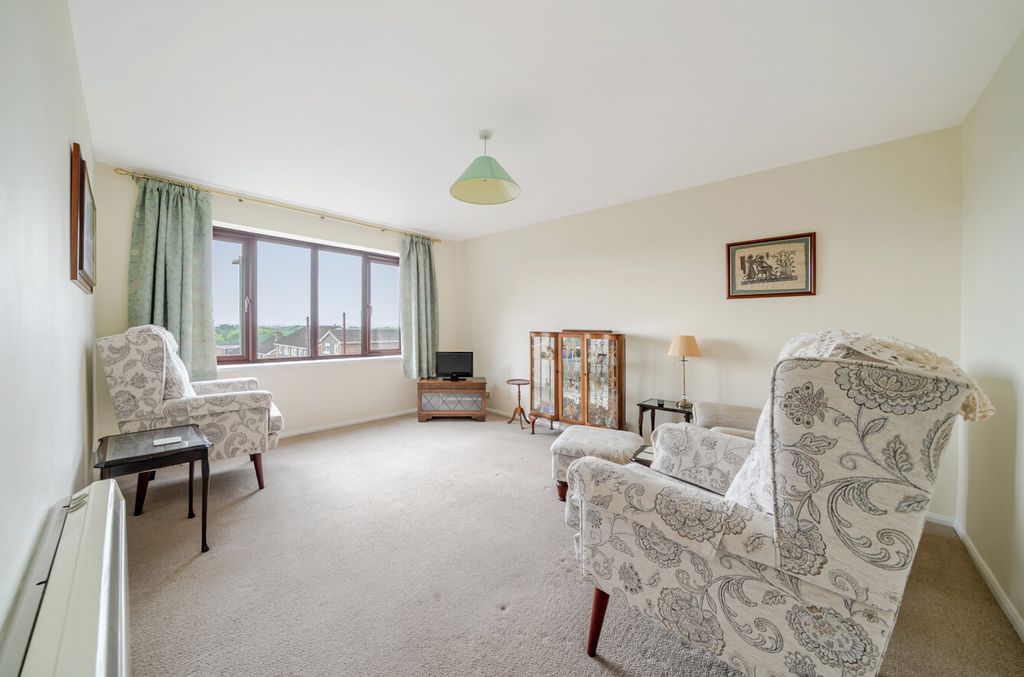 Property photo 2 of 8 1456651-2-69F9B28...