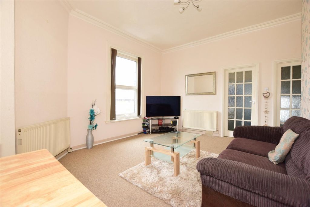 Property photo 2 of 6 901Cukly - Lounge...