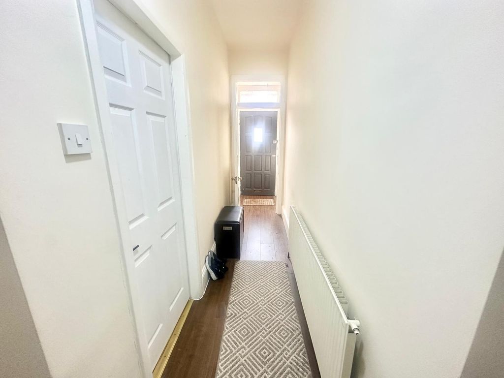 Property photo 3 of 11 Gallery