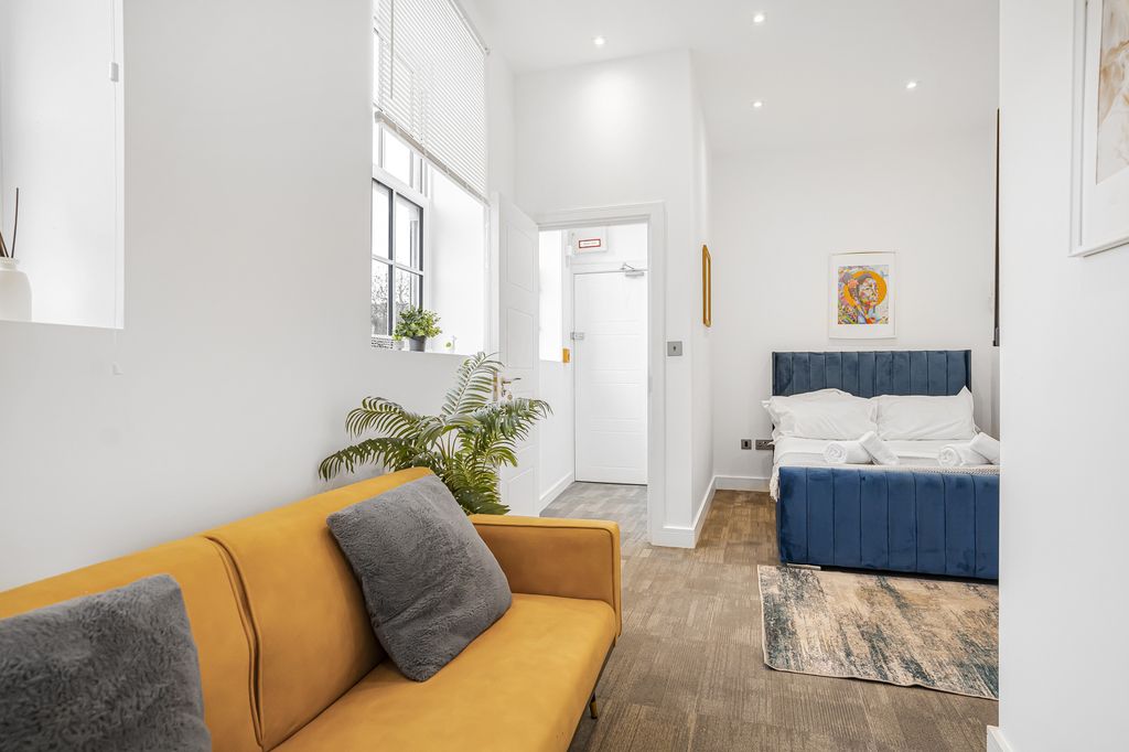 Property photo 3 of 7