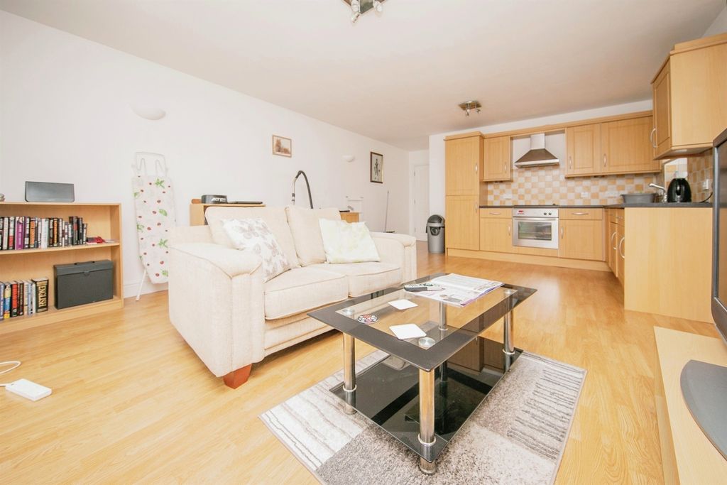 Property photo 2 of 10