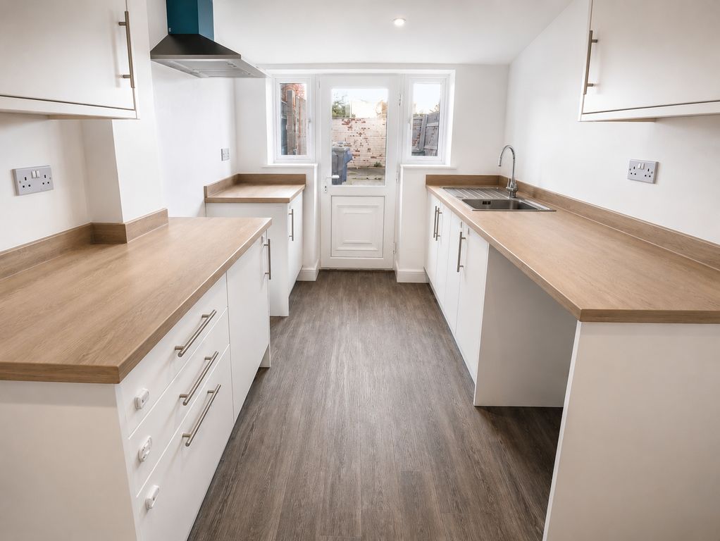 Property photo 2 of 10 Kitchen