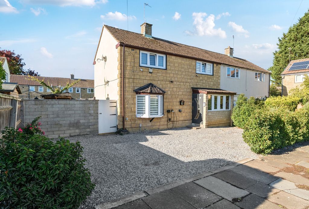 Property photo 1 of 11 1362613-1-68E38Cb...